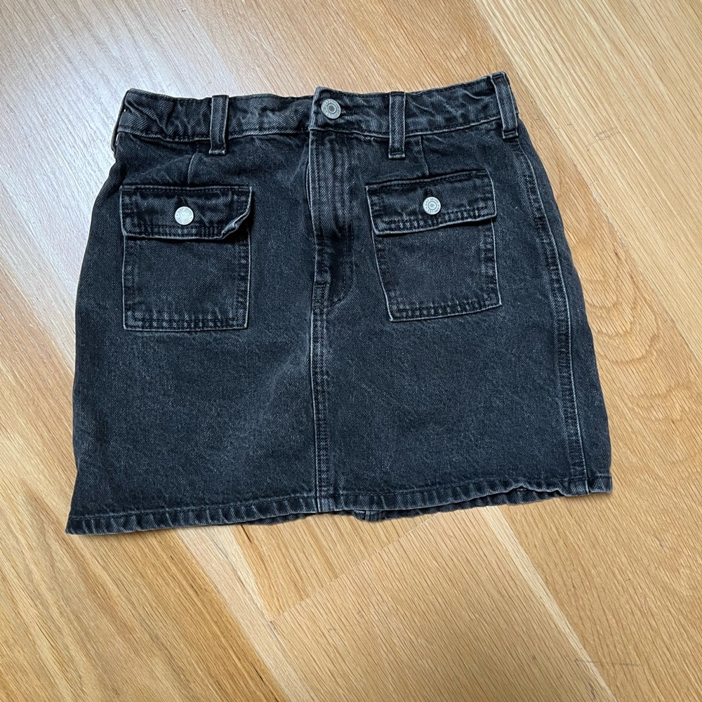 Gap Girls black denim skirt - size 12